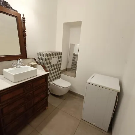 2/3 Personnes -parking & Wifi Gratuit Apartment